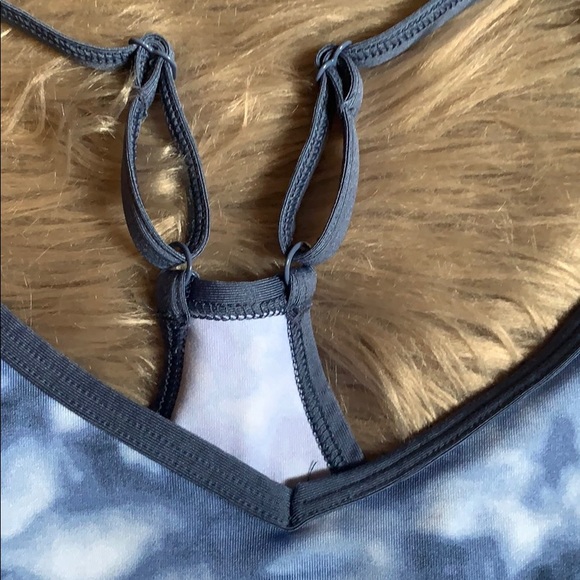 VS Pink Ultimate Blue/White Tie Dye Sports Bra - Picture 3 of 6